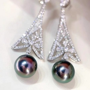 Fabricant en gros, boucles d'oreilles pendantes en perles naturelles de 4-5 mm, style étoile, tissées à la main avec boîte cadeau - Product Image 2