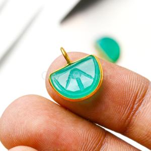 Colgante de Plata de Ley 925 con Baño de Oro Vermeil y Ónix Verde Natural Tallado en Forma de Naranja, Hecho a Mano para Mujer - Product Image 6