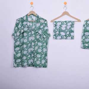 ชุดนอนผ้าฝ้ายสไตล์แฮนด์บล็อกสีฟ้า - ชุดเสื้อและกางเกงขาสั้น 3 ชิ้น - Product Image 1