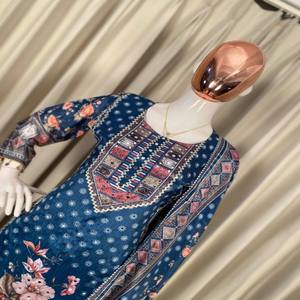 VASTRA COTTAGE Conjunto de Diseñador con Top y Pantalón Estampados Chinon, Dupatta con Borde de Encaje y Monedas con Detalles de Espejo, y Micro Interior, Atuendo Étnico para Fiesta - Product Image 5