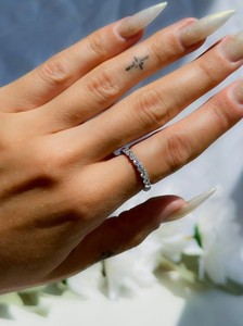 Bague de mariage demi-éternité en or blanc 14 carats plaqué de haute qualité, sertie de petits diamants de laboratoire de 3 mm, qualité VVS1, certifiée IGI - Product Image 4