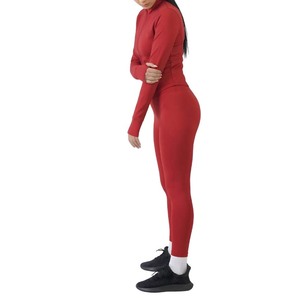 Conjunto Deportivo Rojo sin Mangas de Alta Calidad, Top con Cierre y Leggings Elásticos, Conjunto de Dos Piezas para Fitness - Product Image 6