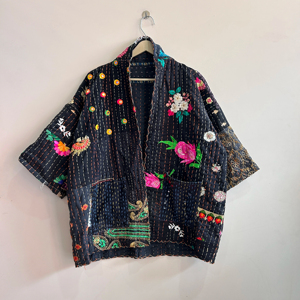 Nouvelle veste ouverte tendance style streetwear pour femmes, veste en patchwork de soie vintage faite à la main - Product Image 1