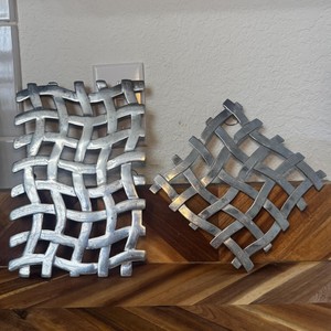 Sous-plat Moderne en Acier Inoxydable Forme Irrégulière Résistant à la Chaleur pour la Cuisine - Product Image 1
