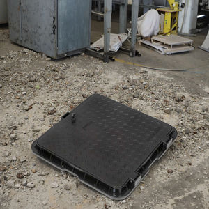 Couvercle de trou d'homme en PVC de qualité supérieure 24x24 Produit de services de fabrication - Product Image 2