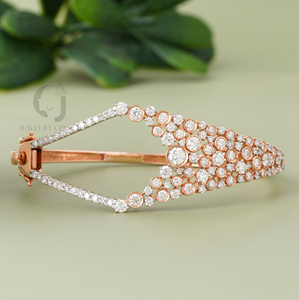 Elegante Brazalete de Oro Rosa de 14K con Diamante de Laboratorio de 3.62 Quilates, Corte Redondo, Joyería Fina de Belleza Atemporal, Colección para Mujer - Product Image 2