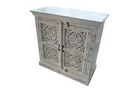 Armoire d'appoint rustique de style farmhouse en bois massif éco-responsable, sculptée à la main, blanchie à la chaux, grande capacité, avec portes à médaillons floraux