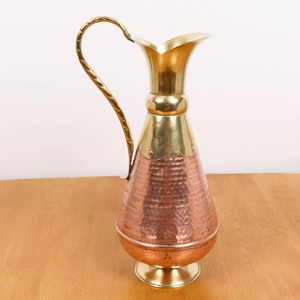 Jarra de estilo real de lujo, diseñada perfectamente para entornos ejecutivos, elegante vajilla para uso profesional y doméstico, venta al por mayor desde India. - Product Image 1