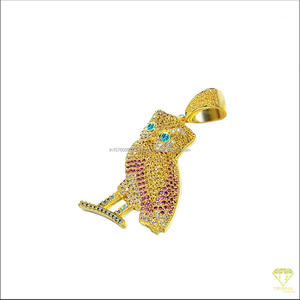 Pendentif oiseau en argent sterling avec détails rouges et style streetwear tendance - Product Image 2