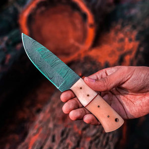 Cuchillo de Caza Hecho a Mano de Acero de Damasco con Mango de Madera de Olivo, Herramienta para Acampar, Pescar y Supervivencia al Aire Libre para Uso Diario - Product Image 4
