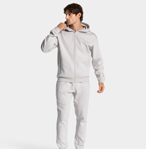 Pantalon de jogging cargo décontracté multi-poches personnalisé pour homme, en coton léger, avec taille élastique et patch en caoutchouc - Product Image 3
