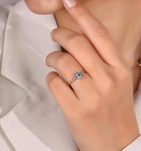 Bague de fiançailles et de mariage demi-éternité en or massif 14K, diamant de laboratoire taille ronde 2.10 carats, couleur E, clarté VVS2, certifiée IGI - Product Image 1