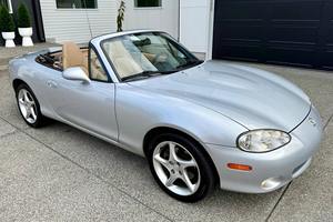 Mazda MX-5 Miata LS de 2002 - Product Image 2