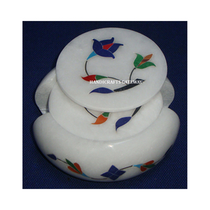 Ensemble de dessous-de-verre uniques faits à la main, très demandés, avec incrustations de marbre blanc et motifs floraux, pour la décoration de la maison, de la cuisine et des hôtels. - Product Image 3