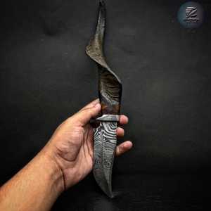 Couteau de chasse en acier Damas à pointe traînante avec manche en corne de chèvre, fabrication sur mesure, service OEM - Product Image 5