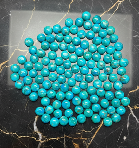 Cabujones redondos de turquesa Mohave de 6 mm listos para usar para la fabricación de anillos y colgantes de plata de ley, fabricante de gemas de turquesa para bricolaje - Product Image 1