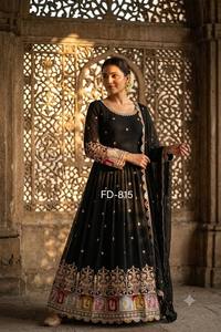 Traje Anarkali de Seda Bordado Negro con Dupatta, Vestido de Boda Tradicional Indio Pakistaní para Mujer, Largo hasta el Suelo - Product Image 2