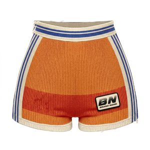 Shorts en coton et polyester côtelé, couleur rouge, avec bandes latérales contrastées, logo personnalisé, design patchwork. Shorts pour femmes. - Product Image 1