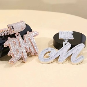 Pendentifs et breloques de luxe en diamant taille émeraude et Moissanite VVS, en argent 925 et or, style Hip Hop Iced, pendentif personnalisé avec lettre pour rappeur - Product Image 3
