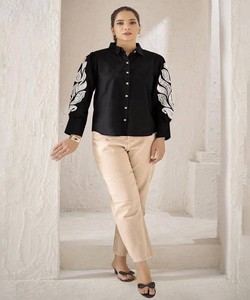 สินค้ามาใหม่ เสื้อผ้าฝ้ายดีบา ปักมือ งานปักบัตตา  เสื้อตัวบนเท่านั้น สวมใส่สบาย ราคาขายส่ง เสื้อผ้าชาติพันธุ์ สีดำ - Product Image 1