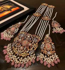 Ensemble de bijoux de haute qualité, collier et boucles d'oreilles sur mesure, collection pour occasions spéciales, laiton premium Kundan, 3 pièces, pour femmes, pour les mariages. - Product Image 4
