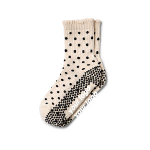 Chaussettes en coton antidérapantes à volants pour femmes, personnalisées pour le Pilates, motif jacquard à pois caramel - Product Image 4
