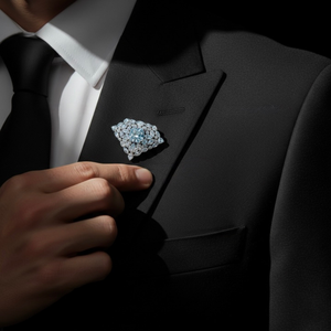 Broche de Plata de Ley con Moissanita Azul de Lujo, Diseño Floral Geométrico Personalizado, para Bodas, Aniversarios, Fiestas, Trajes, Regalos - Unisex - Product Image 1