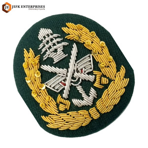 Badges personnalisés en feutre tissé écologiques modernes à coudre pour les marques de mode et la décoration de vêtements - Product Image 3