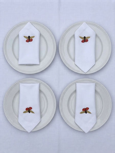 Serviette de table carrée classique en coton personnalisée, brodée de coccinelles, durable, réutilisable, lavable en machine, avec ourlet festonné, pour la maison et les mariages - Product Image 4
