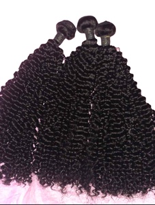 Perruque Full Lace HD Blonde 613 Style Water Wave Cheveux Remy Vierges Bruts Perruque Frontale 360 Lace Closure pour Femmes Style Péruvien Noir - Product Image 4