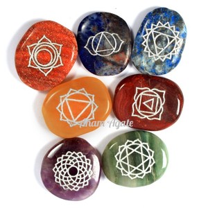 ชุดหินคริสตัลบำบัดจักระ7ชิ้นพร้อมแผ่นจักระที่แกะสลักและกล่องพิมพ์สำหรับการทำงานที่มีพลังงานและการทำสมาธิ - Product Image 3