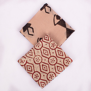 Pañuelo Tradicional Cuadrado con Estampado Floral de Algodón Ecológico para Hombres, Mujeres y Mascotas - Uso en Verano/Invierno - Product Image 5