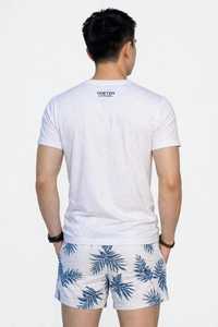 ชุดลำลองฤดูร้อนสำหรับผู้ชาย เสื้อยืดคอกลมสีขาวและกางเกงขาสั้นลายใบปาล์มสีน้ำเงินจาก ONETEN Apparel - Product Image 4