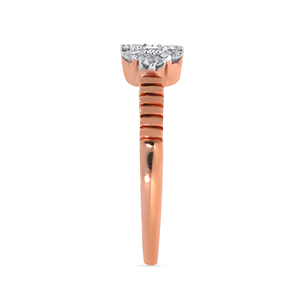 Bague Diamant Glamour of Simplicity en Or Rose, avec un grappe floral multi-pierres et un sangle texturée - Product Image 5