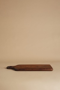 Planche à découper élégante en bois avec poignée de suspension, épaisse, durable, compatible couteaux, idéale pour couper, servir et présenter - Product Image 3