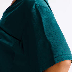 Camiseta de fútbol americano de malla lisa para mujer, cuello en V oversize, top deportivo de poliéster, personalizable, servicio mayorista OEM a granel - Product Image 2