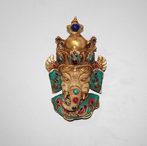 Placa Decorativa de Pared con Máscara de Ganesha de Resina, Estilo Tibetano Nepalí |   Estatua de Ganesha Vintage con Mosaico de Piedra |   Artesanía Religiosa Tradicional - Product Image 2