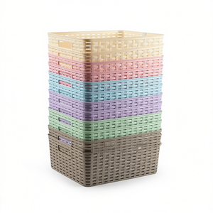 Panier à linge en plastique Cesta Rattan N°4 12L 36x28cm avec finition en rotin standard élégante - Product Image 1