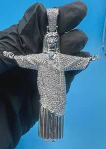 Colgante de Plata de Ley 925 con Moissanita Cristo el Redentor, Amuleto Religioso Iced Out, Joyería Unisex con Forma de Cruz - Product Image 3