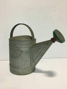 Arrosoir de jardin contemporain en fer avec bec extra long pour une arrosage de précision des plantes d'intérieur et des jardins de balcon - Product Image 1