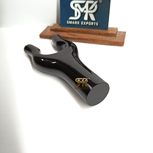 Canne de marche de luxe moderne en corne de buffle écologique polie à la main avec poignée ergonomique et grip personnalisé pour cannes de remplacement sur mesure - Product Image 1