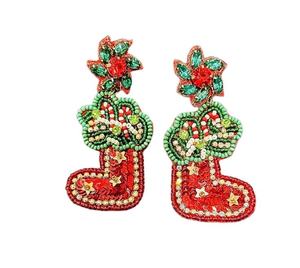 Pendientes elegantes y modernos de latón hechos a mano con cuentas, joyería de moda a precio de mayorista. - Product Image 3