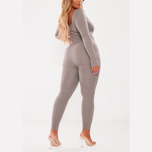 Combinaison de sport et yoga OEM en gros pour femme – Qualité supérieure, anti-plis, longueur intégrale, col en V, couleurs personnalisables, durable, décontractée et douce - Product Image 2