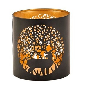 Portavelas votivo de metal hecho a mano, creado para difundir un suave y cálido brillo que realza la decoración festiva en áreas de meditación y hogares. - Product Image 6