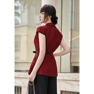 Chaleco Blazer Elegante de Tweed Rojo para Mujer, Diseño Personalizado para Oficina y Negocios, Doble Botonadura y Manga Casquillo, Modelo ELENA (ODM/OEM) - Product Image 5