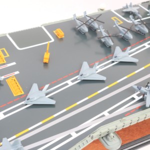 Porte-avions USS GERALD R. FORD CVN 78 - Maquette artisanale de porte-avions américain - Product Image 3