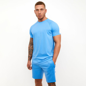 Ensemble de survêtement homme 2 pièces 100% coton uni teint, t-shirt et short d'été avec logo frontal pour tenue décontractée, ensemble d'été homme - Product Image 1
