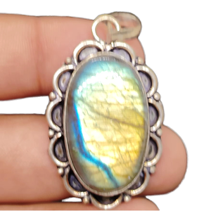 Pendentif en laiton labradorite naturelle, bijoux en pierres précieuses faits à la main - Product Image 1