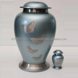 Urne funéraire en laiton de haute qualité, style américain, pour cendres humaines et animales, motif papillon gravé, urne commémorative pour adulte - Product Image 1