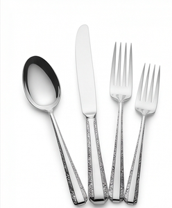 Ensemble de couverts en acier inoxydable avec poignée gravée à la main, design élégant, parfait pour les mariages et les occasions spéciales - Product Image 1